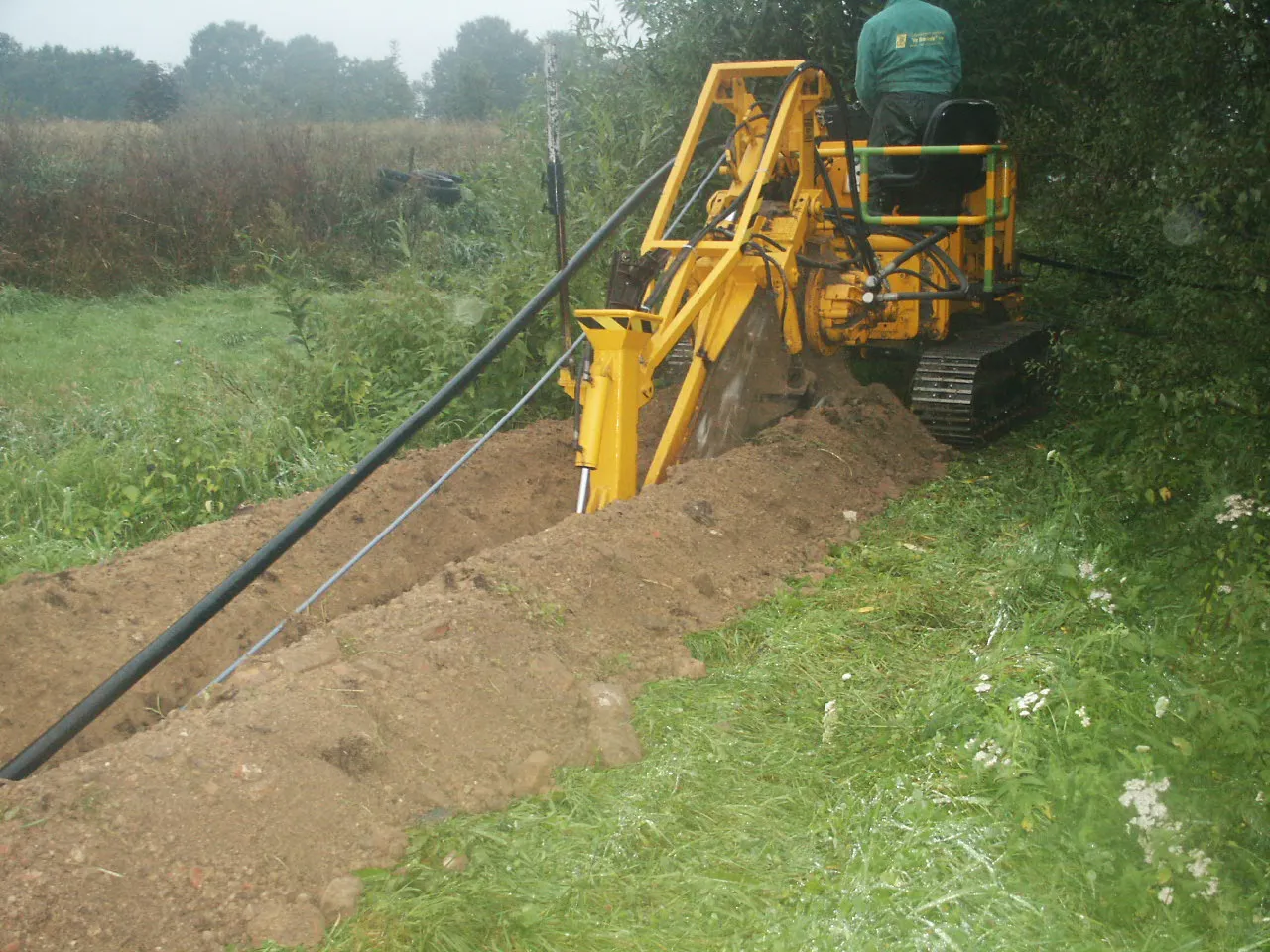 Medewerker bij machine